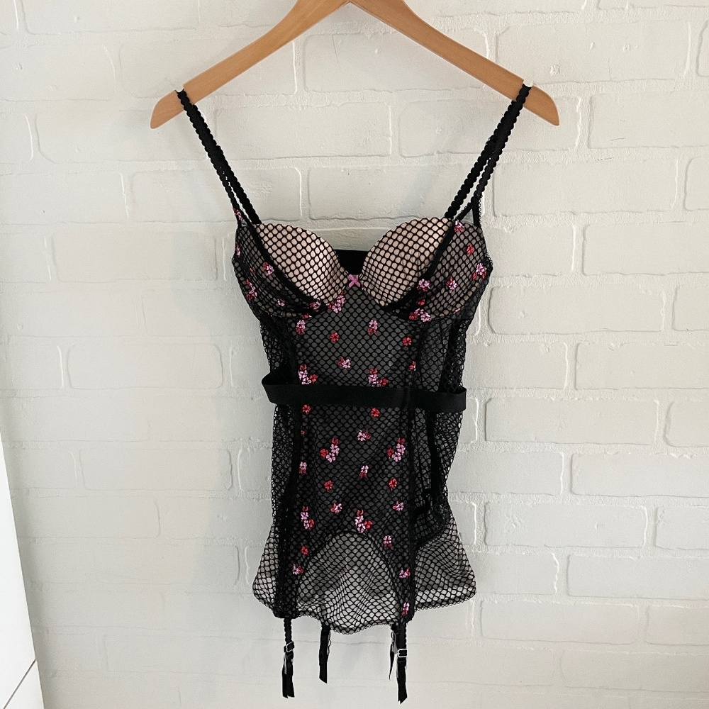 Victoria’s Secret Sexy Bustier Corset Lingerie Lace Embroidered Floral 34B